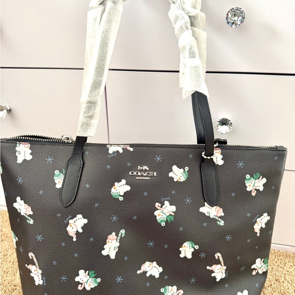 Coach purse☃️ Printed coated canvas and smooth leather snowman tote bag - Picture 3 of 12